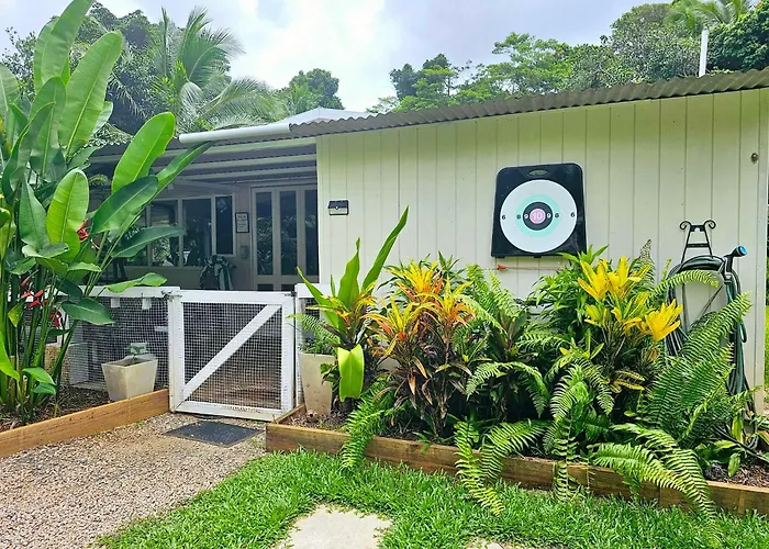 Alena Star House, Eco Retreat With Pool, Prime Position