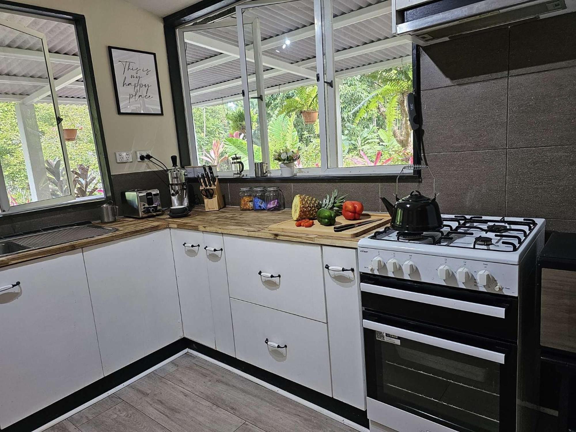 Alena Star House, Eco Retreat With Pool, Prime Position Holiday home Cape Tribulation